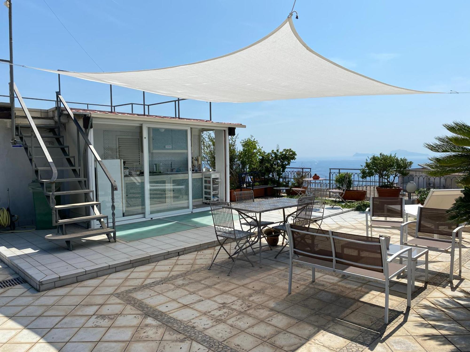 Terrazza Morghen Panoramic Rooftop Appartement Napels